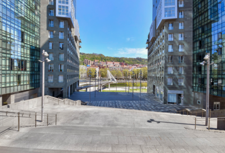 El Ayuntamiento de Bilbao acondicionará 13 zonas en los 8 distritos de la ciudad para priorizar el uso peatonal durante el fin de semana