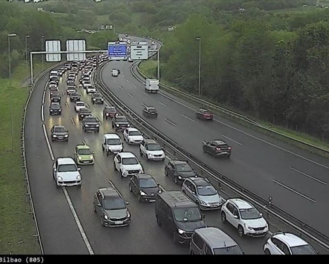 Ha fallecido una motorista en un accidente ocurrido en la variante de Donostia