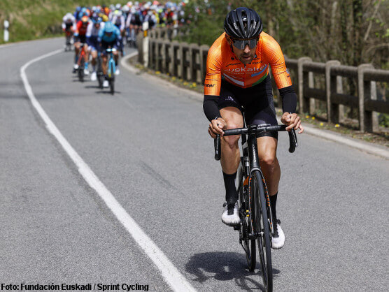 El ciclista Mikel Iturria, ingresado en un hospital de Italia tras una caída