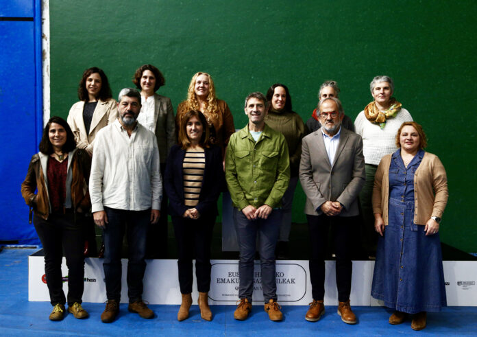 «Queseras vascas – Euskal Herriko Emakume Gaztagileak» liburuaren aurkezpena, ESNEKIri hasiera emateko