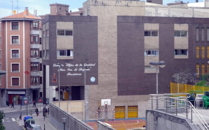 Un colegio de Santutxu tendrá que pagar 40.000 euros por adoptar una «actitud de espectador» en un caso de bullying