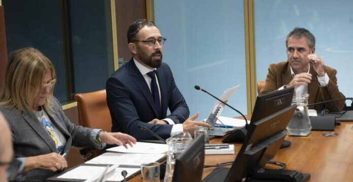 Denis Itxasok: “Zoritxarrez, gaur egun gehiago jabetzen gara lurraldeko desordenak, praxi txarrak edo planifikazio eskasak dakartenaz, baita horren ondorio kaltegarriez ere”