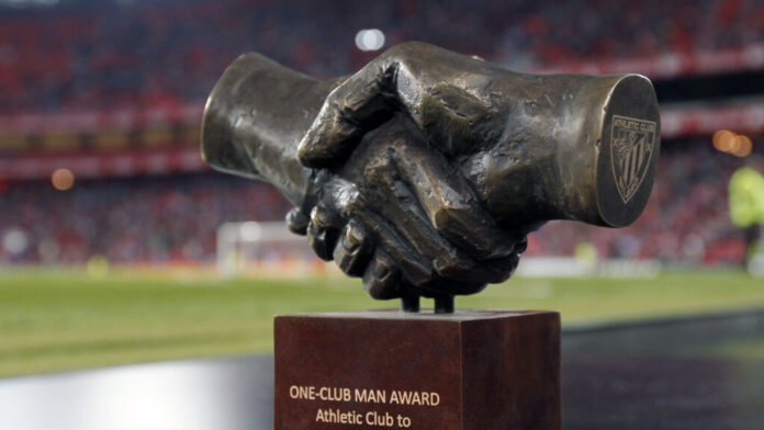 Bergomi y Gstöttner, ganadores del One Club Award 2024, en el Geuria! Sport Bar de San Mamés 