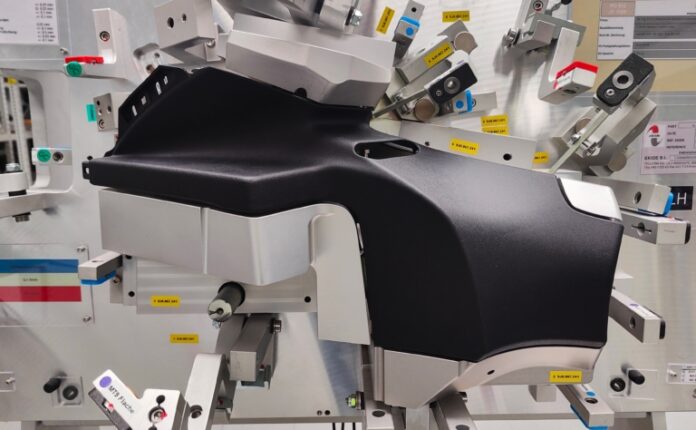 Buruplast automobilgintzaren sektorerako osagai plastikoak fabrikatzen zentratzen da – SPRI