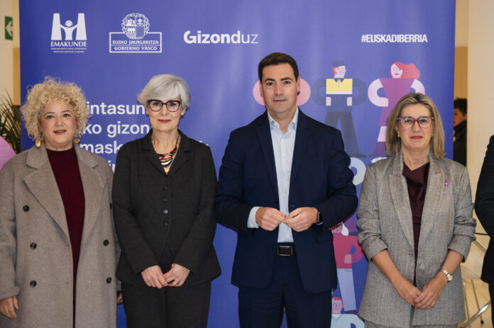 Euskal gizon gehienek zalantzan jartzen dute maskulinitate tradizionala, baina erdiak baino gehiagok ez du berdintasunezko eredurik praktikan jartzen