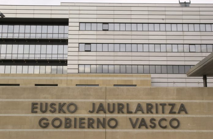 Eusko Jaurlaritzak profesionalizazioa, talentuaren erakarpena eta eskaintza eta eskariaren arteko lotura bultzatzen ditu zainketen ekonomian