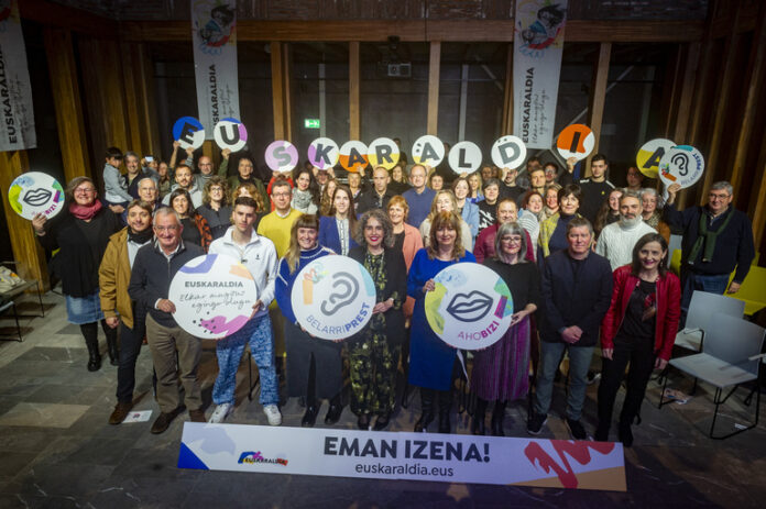 Ya puedes inscribirte en esta edición de Euskaraldia como belarriprest o ahobizi