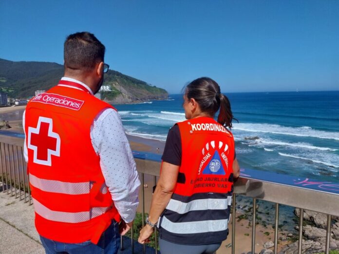 Continúa la búsqueda de la persona desaparecida desde el martes en la zona de la playa de Bakio