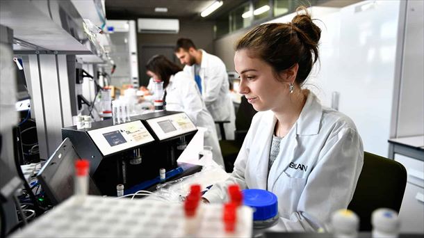 Zientzia, Berrikuntza eta Unibertsitate Ministerioa eta Eusko Jaurlaritzako Zientzia, Unibertsitate eta Berrikuntza Saila unibertsitateen kalitatea bermatzeko akordio batera iritsi dira