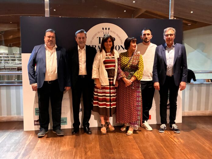 Amaia Barredo, «TOP TRADITION» galan, jatetxe tradizionalak aintzatesten dituena: horien artean Lezamako «Bideko»