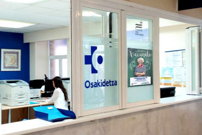 Osakidetzaren Osasun Aholkuak 15 urte bete ditu modu ez-presentzialean artatzen osasun-kontsultak eta gaixotasun kronikoak dituzten pertsonak