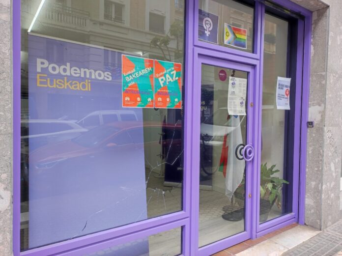 Podemos denuncia que su sede de Donostia ha sufrido un ataque