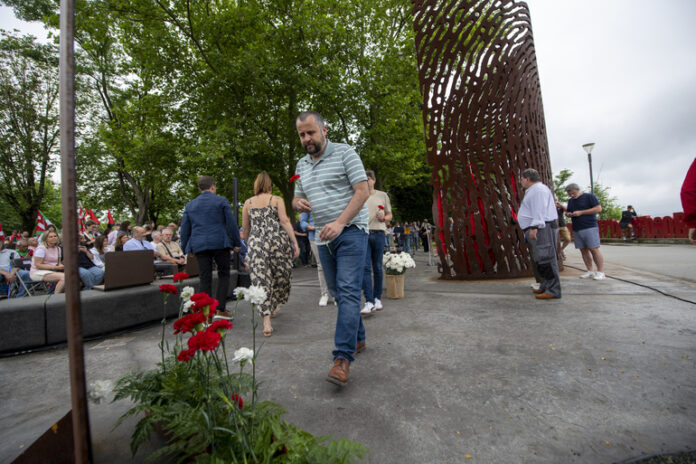 Gudari eta milizianoei omenaldia Artxanda mendian