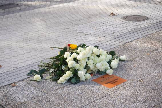 Donostiako Udalak plakak jarriko ditu hiru polizia nazionalen omenez