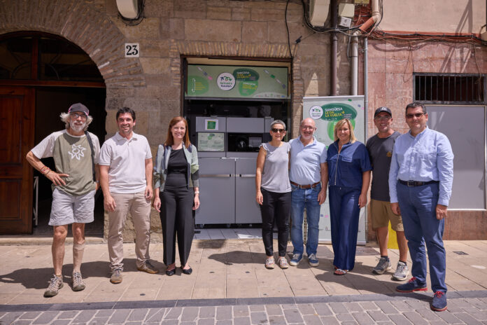 Uda honetan plastikozko botilak eta latak biltzeko Estatuan aitzindaria den sistema jarri du martxan Nafarroak