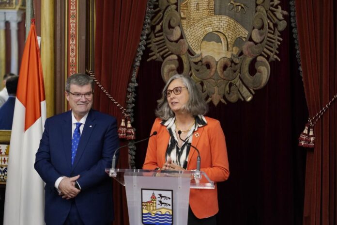 El Alcalde de Bilbao recibe a la Subsecretaria General de la ONU, Anacláudia Rossbach