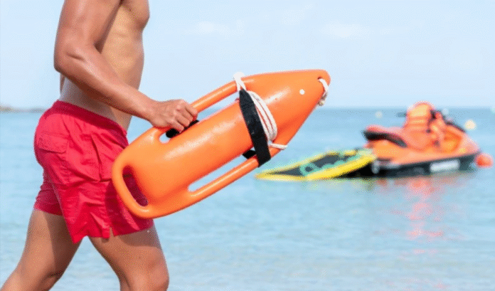 ELA interpone una demanda por el despido de un socorrista que denunció carencias en el servicio