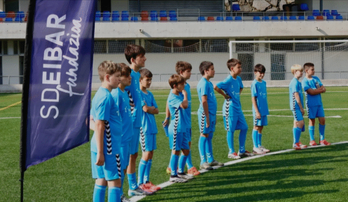 SD Eibar-ek ongizate digitala sustatu du Udako Campusean, Emakunde eta 90 Grados-en laguntzarekin