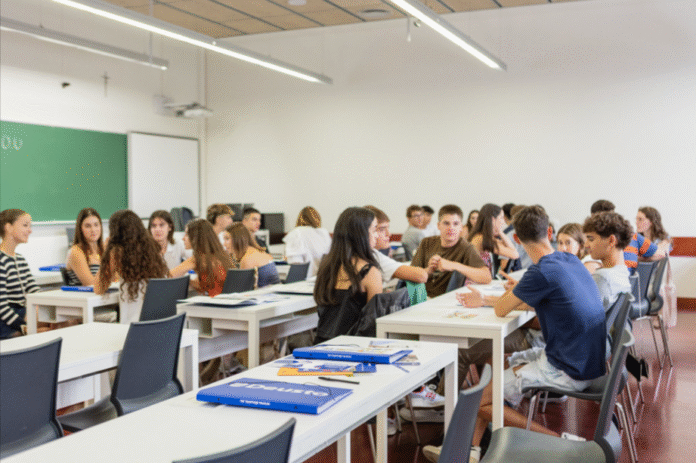 El 87% del alumnado universitario vasco trabaja en empleos acordes a su titulación tres años después de graduarse