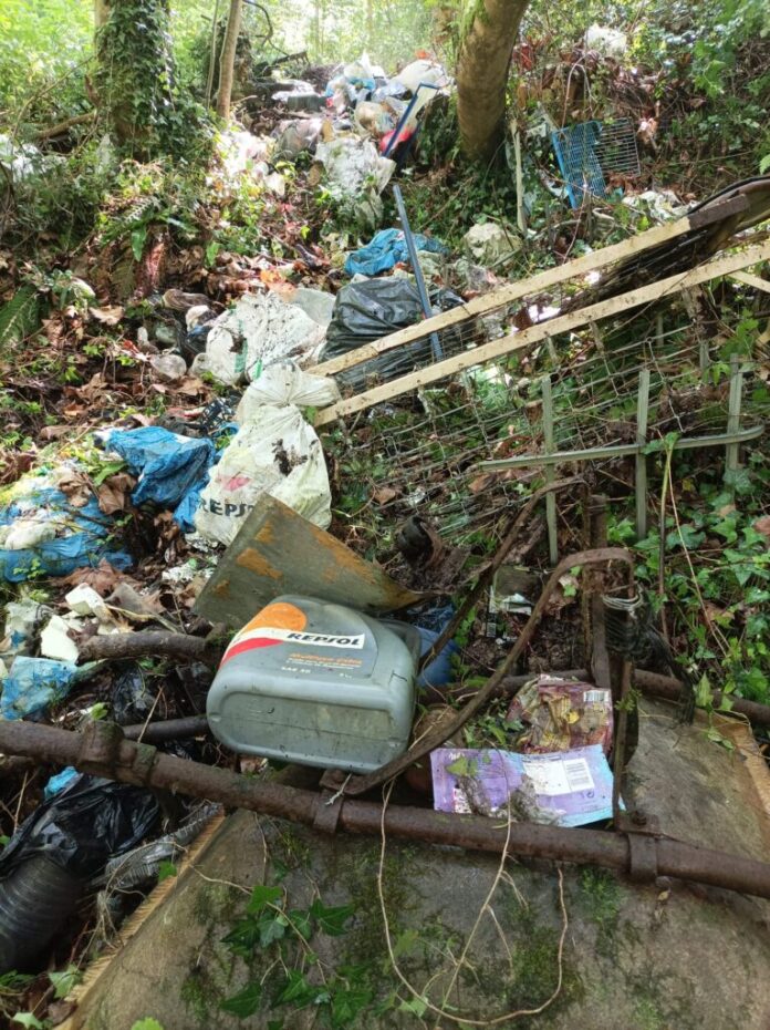 Retiran los residuos del embalse de Ibiur, denunciados por Eguzki