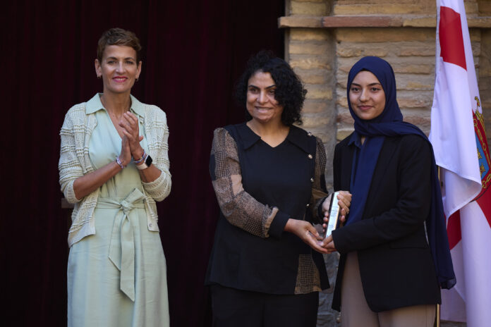 Nafarroak Nadia Ghulam “bakearen ekintzailea” aintzatetsi du Afganistango emakumeekin ahalduntzeko egindako lanagatik