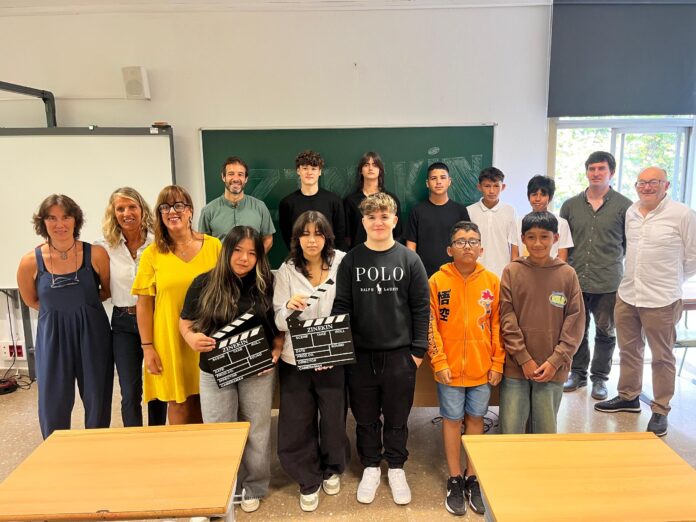 «El buffet libre» eta «Tóxicos», Zinekin proiektuan Mendiolako eta Bideberriko ikasleek egindako bi film laburrak, Zinemaldian proiektatzeko prest