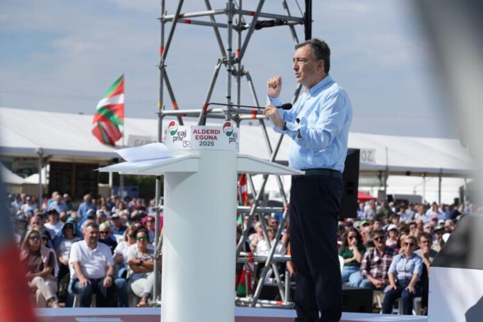 Aitor Esteban no descarta pactar con Bildu «en un salto estatutario hacia un nuevo estatus político»