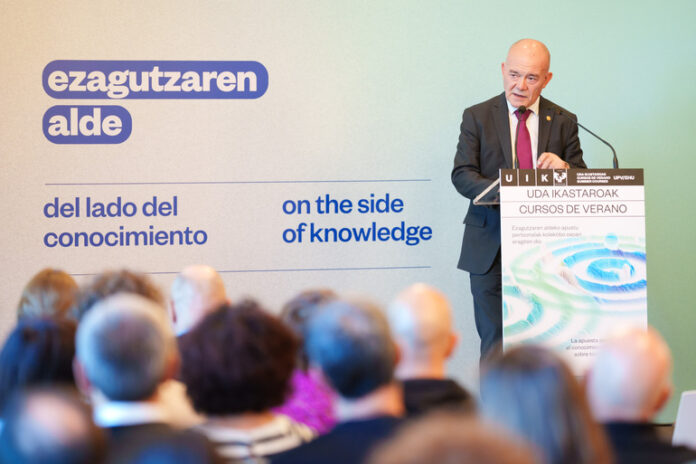 Juan Ignacio Pérez Iglesias sailburuak Ricardo Echepare bigarren Konferentzian parte hartu du