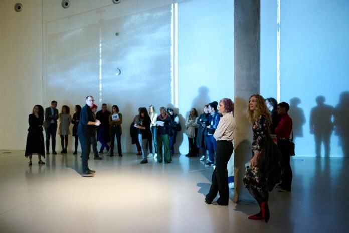 Esnaola kontseilariak «Topaketen Memoria Artistikoa «-n hautatutako proiektuen erakusketa inauguratu du