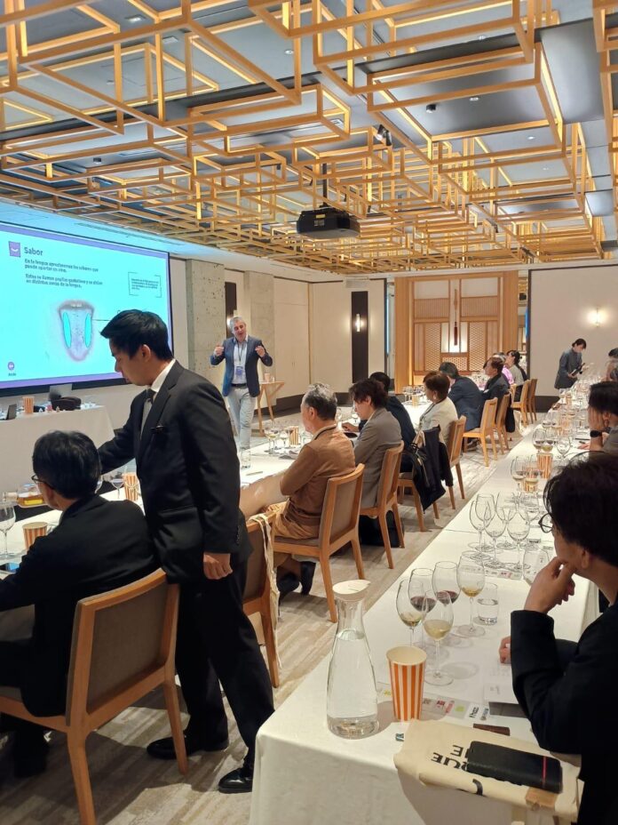 Euskal upeltegiak pozik, Japonian Basque Wine edariek harrera ona izan dutelako