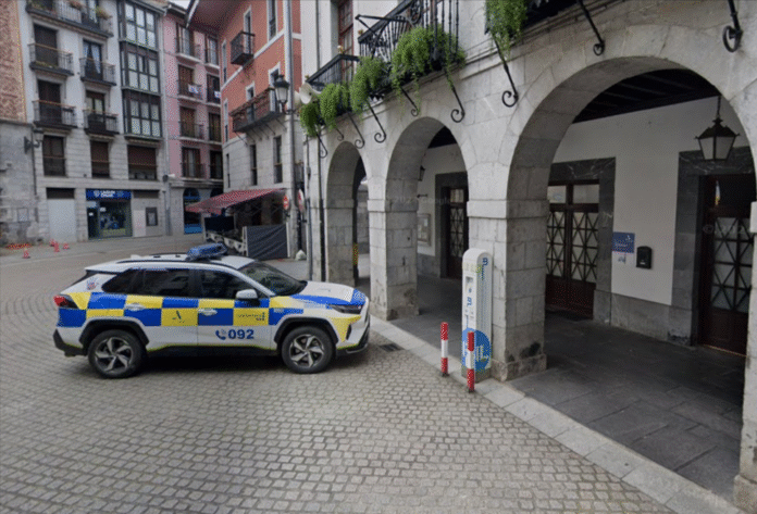 La Ertzaintza concluye la investigación por los disturbios de Azpeitia con 24 jóvenes identificados y un menor detenido