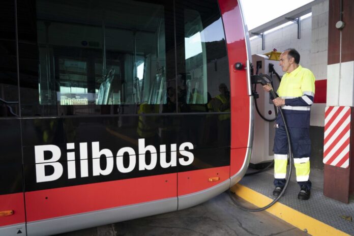 Bilbao reduce 426 toneladas de CO2 en un año gracias a sus autobuses