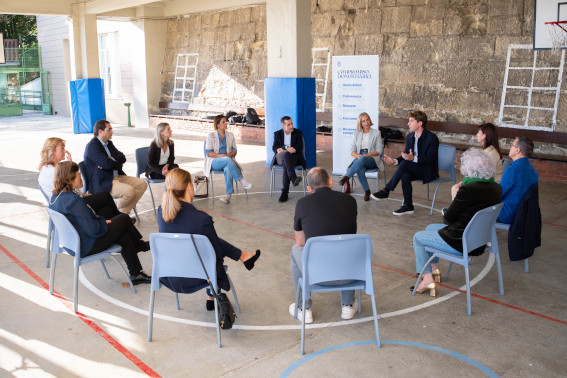 Jon Insaustik bere konpromisoa berretsi du balio donostiarrak dituen Donostiaren alde