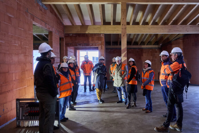 Aierdi kontseilariak Irurtzunen Baso Baliabideen Zentro berria eraikitzeko obrak bisitatu ditu, 1,2 milioiko inbertsioarekin