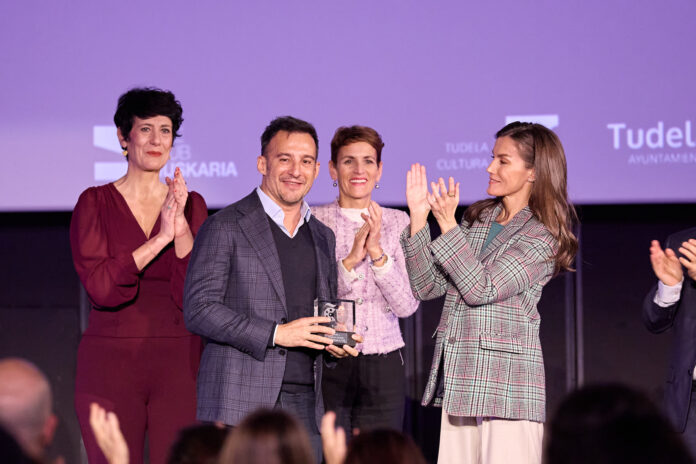 Letizia Erreginak Alejandro Amenabarri egindako omenaldian parte hartu du Tuterako Opera Prima Zinema Jaialdian