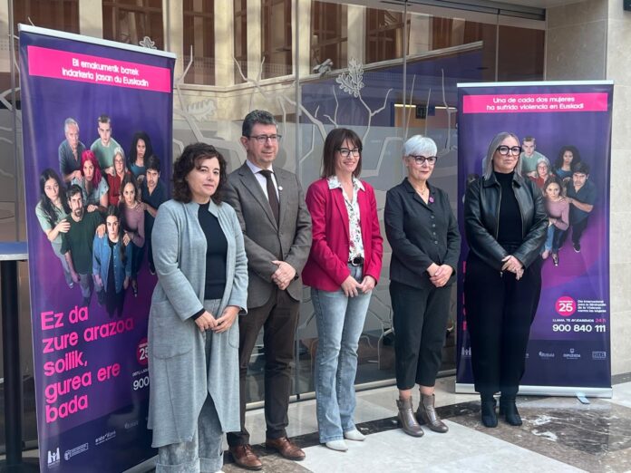 Azaroaren 25eko kanpainak gizarte osoari eskatzen dio indarkeria matxistaren aurkako borrokan inplikatzeko