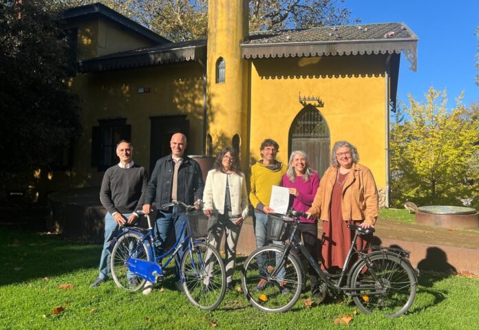 Emakundek lagundutako azterlan batek euskal hiriburuetan bizikletaren erabileran dagoen genero-arrakala nabarmendu du