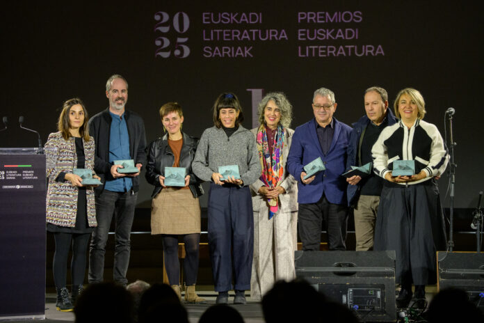 Ibone Bengoetxea lehen lehendakariordeak Euskadi Literatura Sariak eman ditu San Telmo Museoan ospatutako ekitaldian