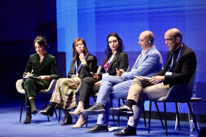 Vienak eta Amsterdamek etxebizitza sozialari buruzko politika aurkeztu dute House Actionen, herritar guztiei etxebizitza eskuragarria bermatzeko giltzarri gisa