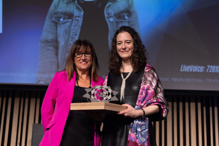Amaia Barredok 2025eko Basque Culinary World Prize saria eman dio Leticia Landari