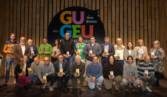 Euskal Federazioek Kirol arloan euskararen normalizazioaren aldeko apustua indartu dute «GU GEU, KIROLA EUSKARAZ» kanpainaren beste edizio batekin, entrenatzaileak ardatz