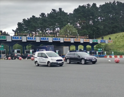 Zarautz cierra cinco noches la entrada al peaje de la AP-8, dirección Bilbao