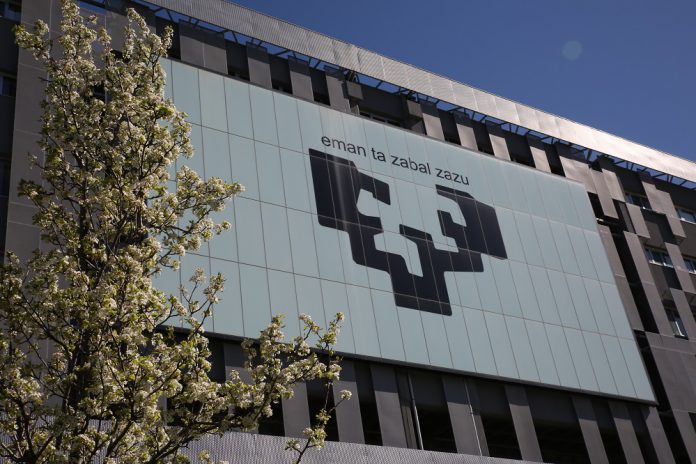 Zientzia, Unibertsitate eta Berrikuntza Sailak gaitzetsi egin ditu EHUko irakasle baten aurkako pintadak