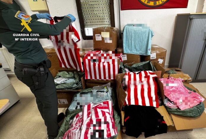 Detenido en Santurtzi por recibir más de 2.000 equipaciones falsificadas