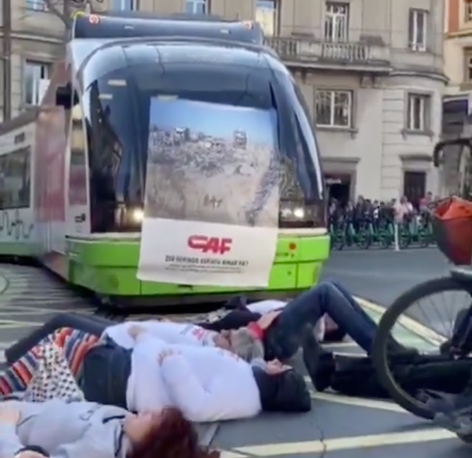 La persona detenida durante la protesta contra CAF en Bilbao, queda en libertad