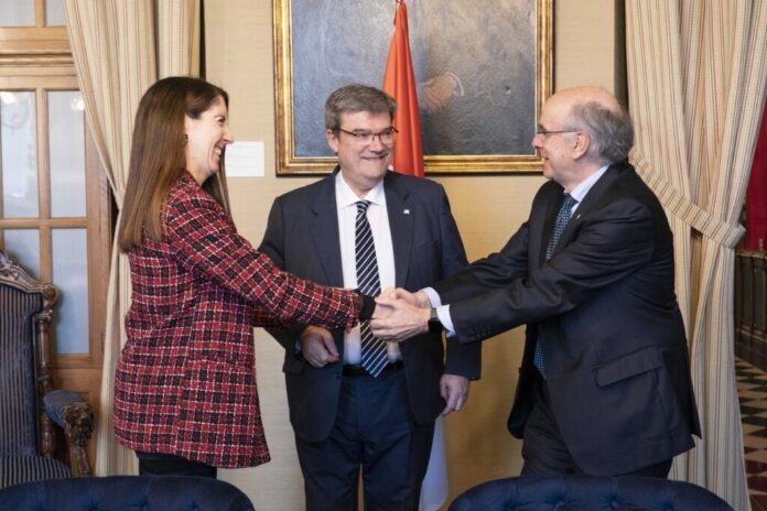 El Ayuntamiento de Bilbao y Euskaltzaindia siguen colaborando para extender el euskera por todos los barrios