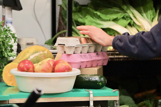 Merkatari eta ostalarientzako euskara ikastaro bereziak