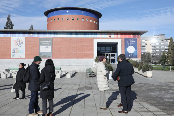 Planetarioaren birmoldaketak zabaltza eta kanpoko ingurunea erabiliko ditu dibulgazio jardueretarako