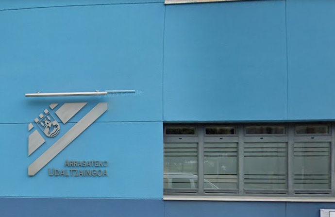 La alcaldesa de Arrasate denuncia amenazas a la Policía Municipal durante una intervención por un grafiti