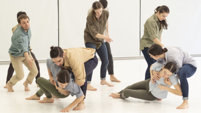 Zabalik dago epea dantza garaikideko DNA 2026 programaren egoitza artistikoetarako eskaerak aurkezteko